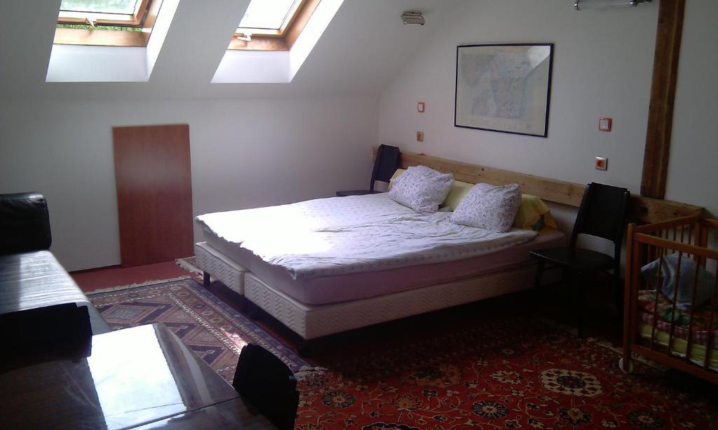 Orli Hnizdo At Chateau Novak Křivoklát Szoba fotó
