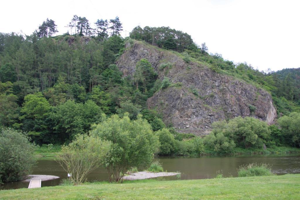 Orli Hnizdo At Chateau Novak Křivoklát Kültér fotó
