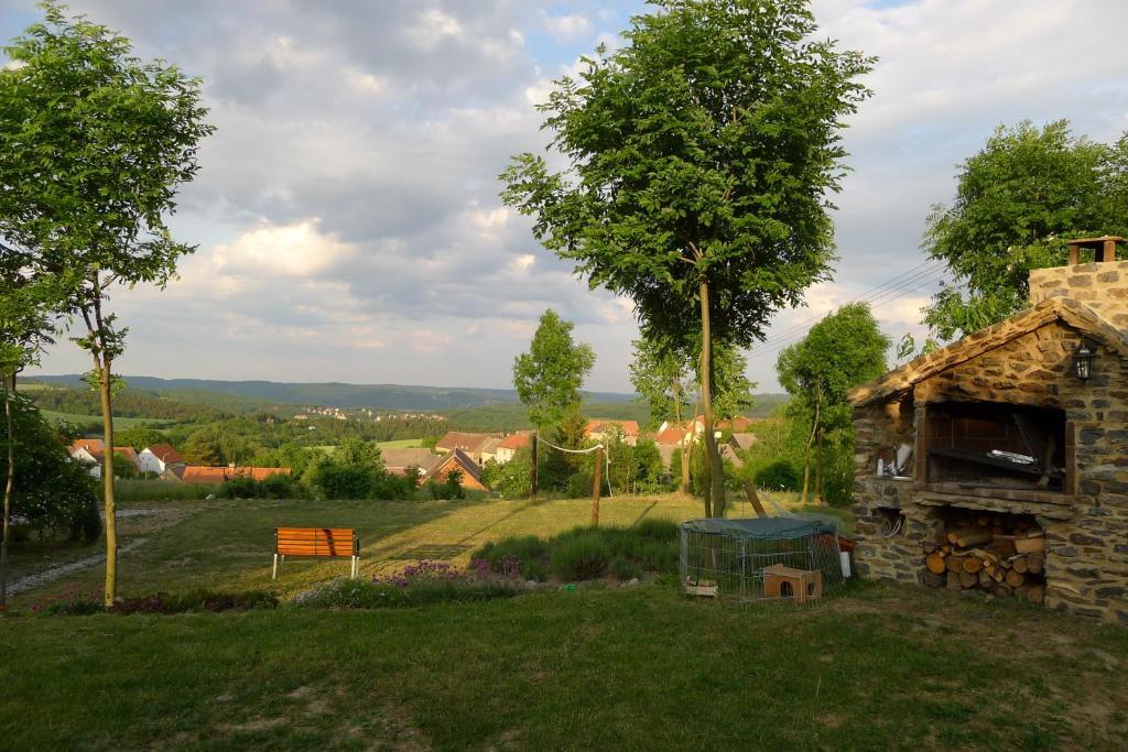 Orli Hnizdo At Chateau Novak Křivoklát Kültér fotó